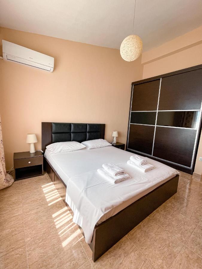 Athina Villa - Premier Sea Palaiontsiflikion Exterior photo